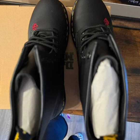 DR MARTENS 1460 VONDA Floral Leather Boots 24722001 BLACK Men's Size 10 NEW - Picture 10 of 15